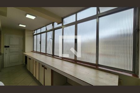 Apartamento para alugar com 200m², 3 quartos e 1 vagaÁrea de Serviço