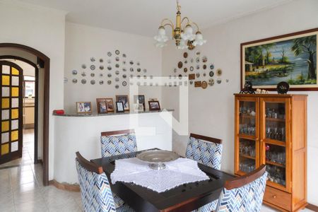 Casa à venda com 328m², 5 quartos e 4 vagas Casa à venda com 328m², 5 quartos e 4 vagasSala de Jantar