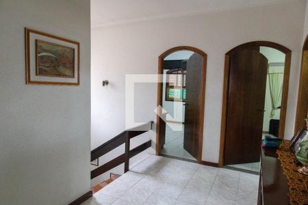 Casa à venda com 328m², 5 quartos e 4 vagas Casa à venda com 328m², 5 quartos e 4 vagasHall Quartos