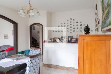 Casa à venda com 328m², 5 quartos e 4 vagas Casa à venda com 328m², 5 quartos e 4 vagasSala de Jantar