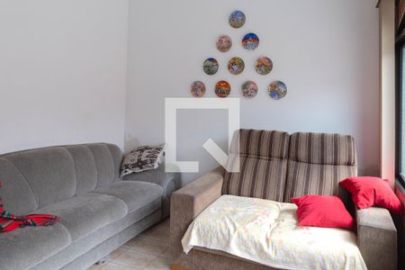 Casa à venda com 328m², 5 quartos e 4 vagas Casa à venda com 328m², 5 quartos e 4 vagasSala de Tv