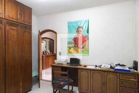 Casa à venda com 328m², 5 quartos e 4 vagas Casa à venda com 328m², 5 quartos e 4 vagasQuarto 4