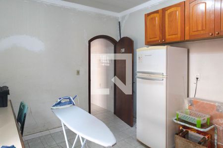 Casa à venda com 328m², 5 quartos e 4 vagas Casa à venda com 328m², 5 quartos e 4 vagasQuarto Edicula