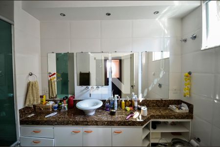 Casa à venda com 600m², 4 quartos e 2 vagasBanheiro da Suíte 1