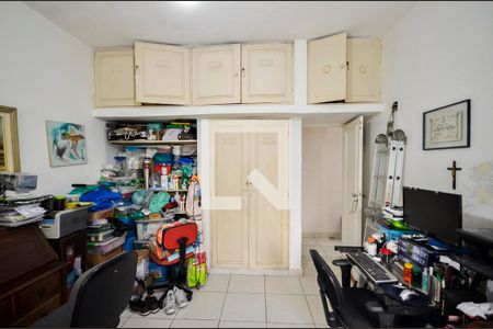 Casa à venda com 600m², 4 quartos e 2 vagasQuarto de Serviço