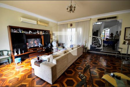 Sala de casa à venda com 4 quartos, 600m² em Tijuca, Rio de Janeiro
