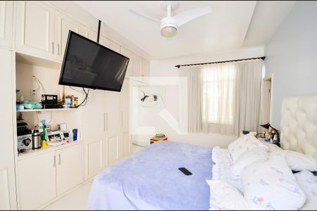 Casa à venda com 600m², 4 quartos e 2 vagasSuíte 2