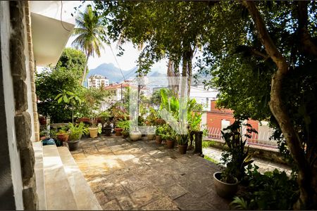 Casa à venda com 600m², 4 quartos e 2 vagasÁrea externa