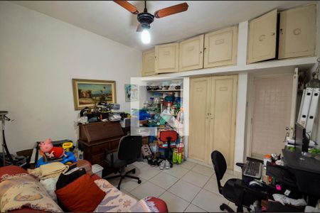 Casa à venda com 600m², 4 quartos e 2 vagasQuarto de Serviço