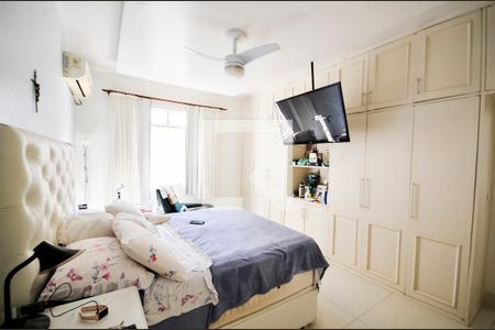 Casa à venda com 600m², 4 quartos e 2 vagasSuíte 2