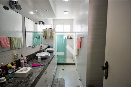 Casa à venda com 600m², 4 quartos e 2 vagasBanheiro da Suíte 2