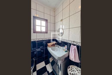 Casa à venda com 180m², 3 quartos e 2 vagasBanheiro da Suíte