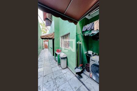 Casa à venda com 180m², 3 quartos e 2 vagasÁrea externa