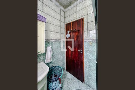 Casa à venda com 180m², 3 quartos e 2 vagasBanheiro