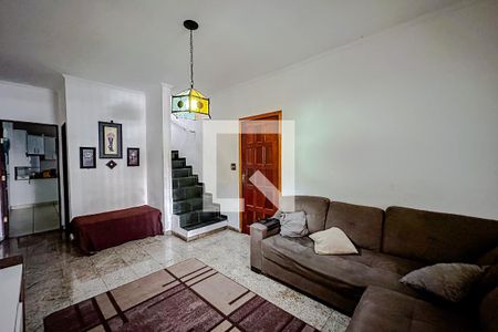 Casa à venda com 180m², 3 quartos e 2 vagasSala