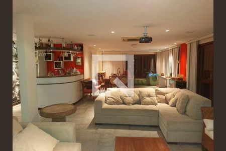 Casa à venda com 4 quartos, 400m² em Itaipu, Niterói