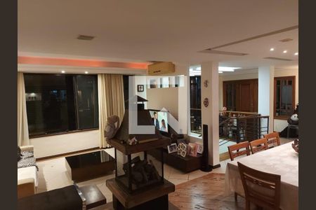 Casa à venda com 4 quartos, 400m² em Itaipu, Niterói