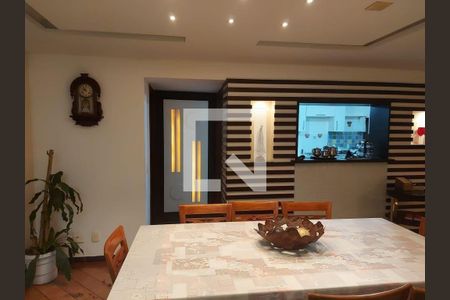 Casa à venda com 4 quartos, 400m² em Itaipu, Niterói