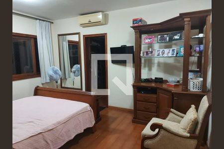 Casa à venda com 4 quartos, 400m² em Itaipu, Niterói