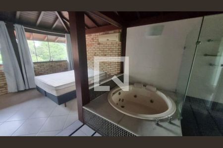 Casa à venda com 4 quartos, 450m² em Itaipu, Niterói