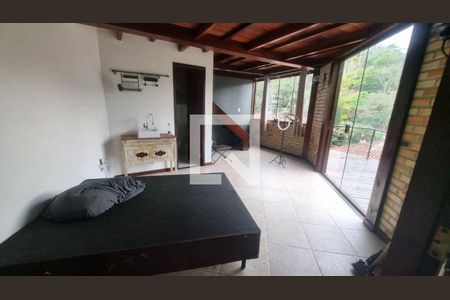 Casa à venda com 4 quartos, 450m² em Itaipu, Niterói