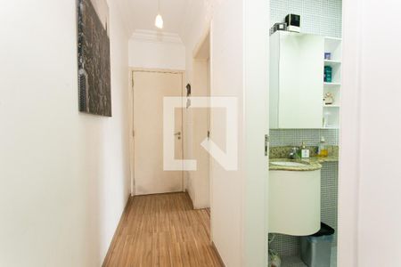 Apartamento à venda com 70m², 3 quartos e 2 vagasCorredor de Entrada