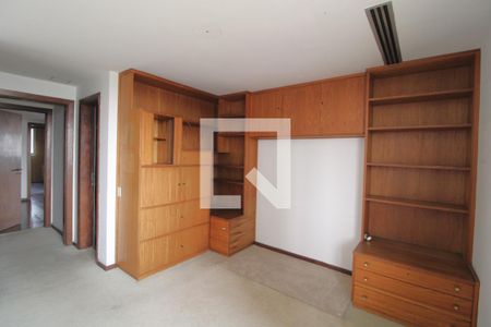 Apartamento à venda com 411m², 4 quartos e 3 vagasSuíte 1