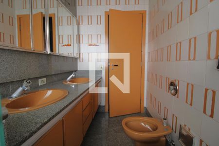 Apartamento à venda com 411m², 4 quartos e 3 vagasBanheiro suíte 4