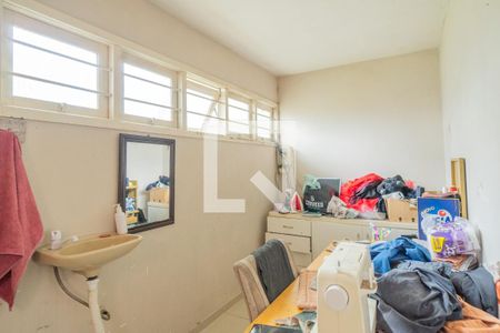 Casa à venda com 300m², 3 quartos e 2 vagasQuarto de Serviço