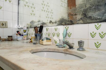 Casa à venda com 330m², 4 quartos e 2 vagas Casa à venda com 330m², 4 quartos e 2 vagasBanheiro