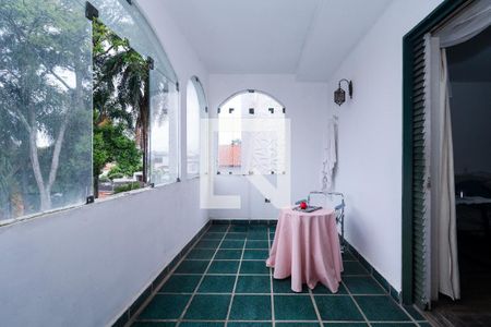 Casa à venda com 330m², 4 quartos e 2 vagas Casa à venda com 330m², 4 quartos e 2 vagasVaranda da Suíte 2