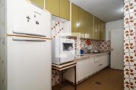 Casa à venda com 330m², 4 quartos e 2 vagas Casa à venda com 330m², 4 quartos e 2 vagasCozinha