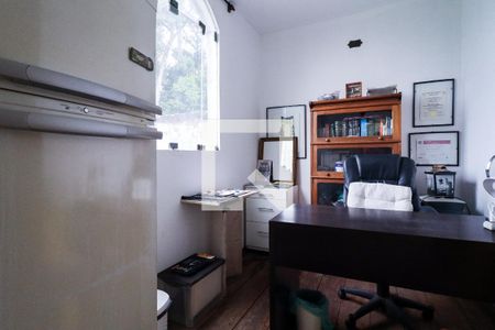 Casa à venda com 330m², 4 quartos e 2 vagas Casa à venda com 330m², 4 quartos e 2 vagasEscritório