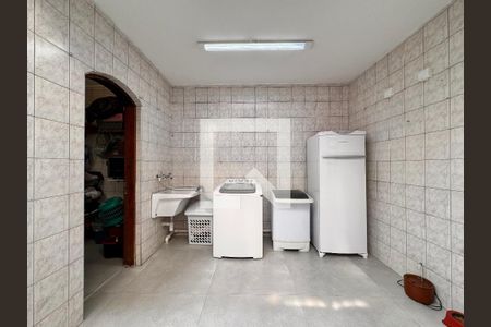 Casa à venda com 267m², 3 quartos e 1 vagaLavanderia