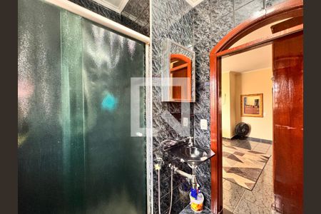 Casa à venda com 267m², 3 quartos e 1 vagaBanheiro