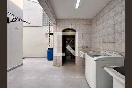 Casa à venda com 267m², 3 quartos e 1 vagaLavanderia