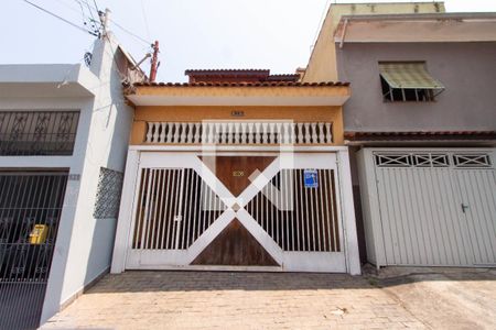 Casa para alugar com 182m², 3 quartos e 2 vagas Casa para alugar com 182m², 3 quartos e 2 vagasFachada