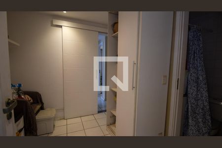 Apartamento à venda com 99m², 3 quartos e 2 vagas Apartamento à venda com 99m², 3 quartos e 2 vagasQuarto de Serviço