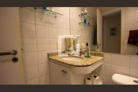 Apartamento à venda com 99m², 3 quartos e 2 vagas Apartamento à venda com 99m², 3 quartos e 2 vagasBanheiro Social