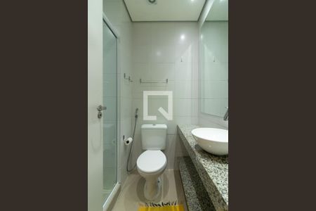 Banheiro de apartamento para alugar com 1 quarto, 26m² em Granja Viana, Cotia