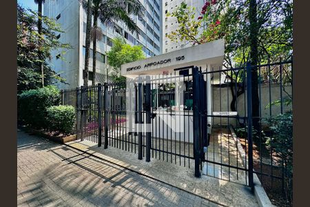 Apartamento à venda com 138m², 3 quartos e 1 vaga Apartamento à venda com 138m², 3 quartos e 1 vagaFachada