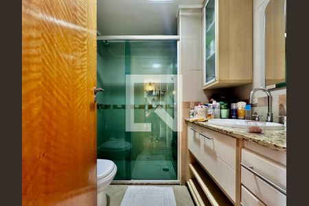 Apartamento à venda com 138m², 3 quartos e 1 vaga Apartamento à venda com 138m², 3 quartos e 1 vagaBanheiro Suíte