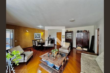 Apartamento à venda com 138m², 3 quartos e 1 vaga Apartamento à venda com 138m², 3 quartos e 1 vagaSala