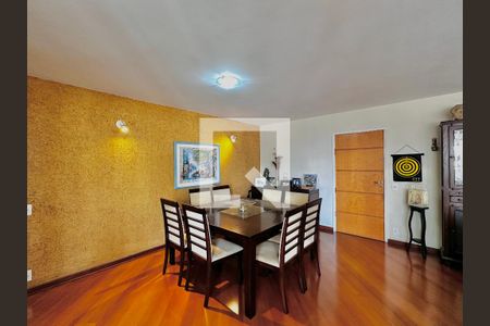 Apartamento à venda com 138m², 3 quartos e 1 vaga Apartamento à venda com 138m², 3 quartos e 1 vagaSala