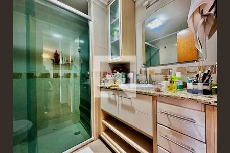 Apartamento à venda com 138m², 3 quartos e 1 vaga Apartamento à venda com 138m², 3 quartos e 1 vagaBanheiro Suíte