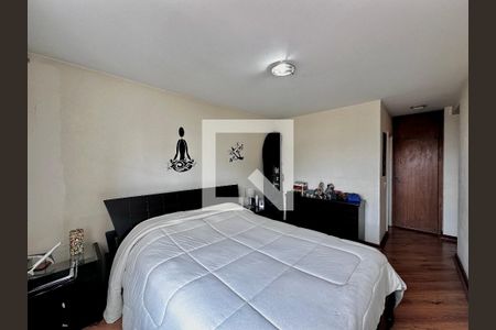 Apartamento à venda com 138m², 3 quartos e 1 vaga Apartamento à venda com 138m², 3 quartos e 1 vagaSuíte