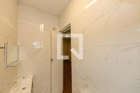 Banheiro de casa para alugar com 2 quartos, 72m² em Chácara Mafalda, São Paulo