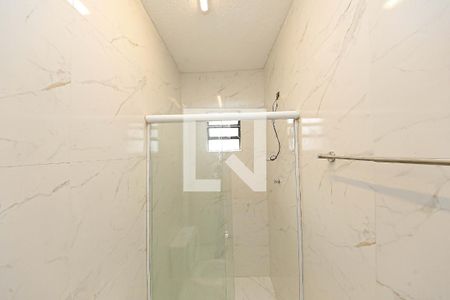 Banheiro de casa para alugar com 2 quartos, 72m² em Chácara Mafalda, São Paulo