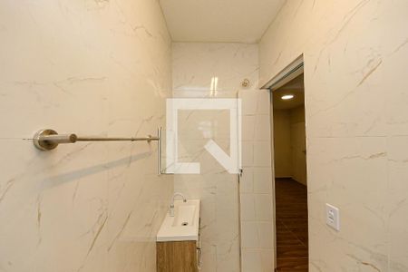 Banheiro de casa para alugar com 2 quartos, 72m² em Chácara Mafalda, São Paulo