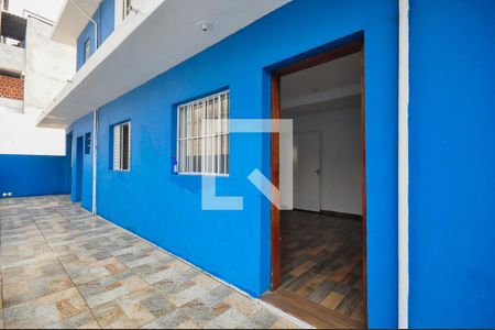 Entrada de casa para alugar com 2 quartos, 250m² em Jardim Oliveiras, Taboão da Serra